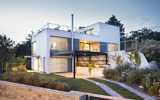 Brise soleil orientable, store de la marque wizeo fermetures